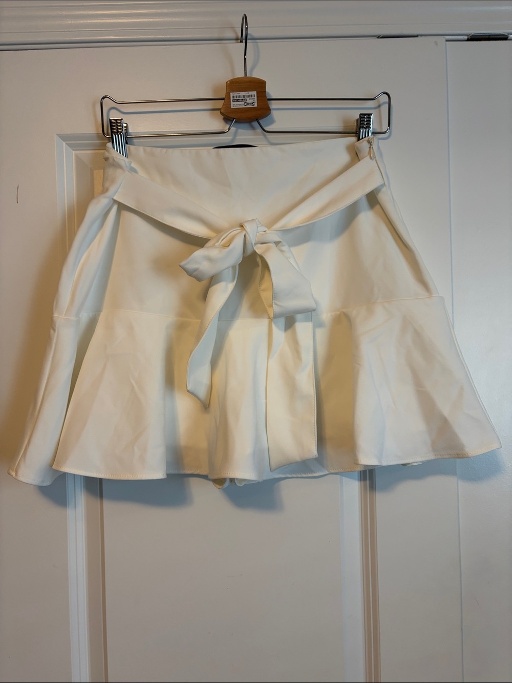 Zara White Mini Skort with Front Tie side zipper closure
